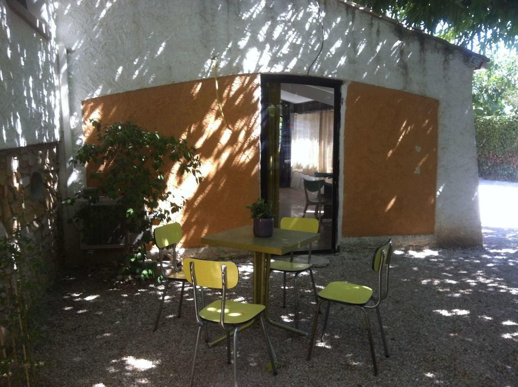 Hotel Du Coté de Chez Soi La Ciotat Habitación foto